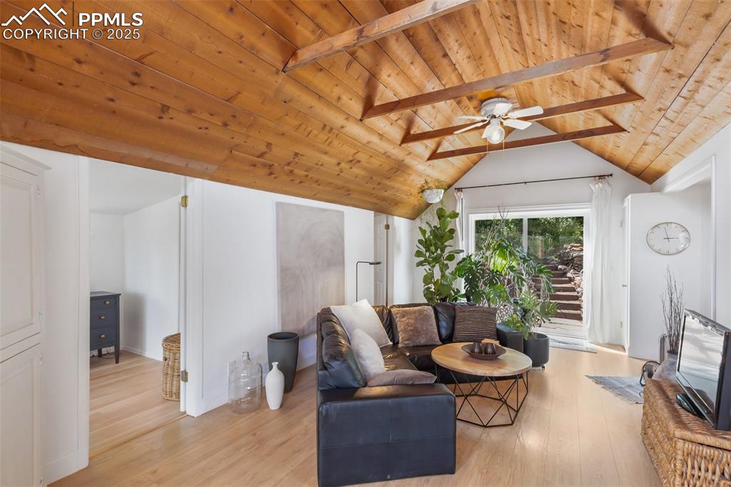 Image 3 of 36: Living Room