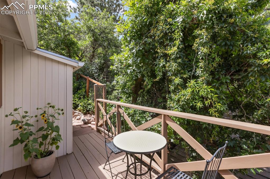 Image 34 of 36: Deck