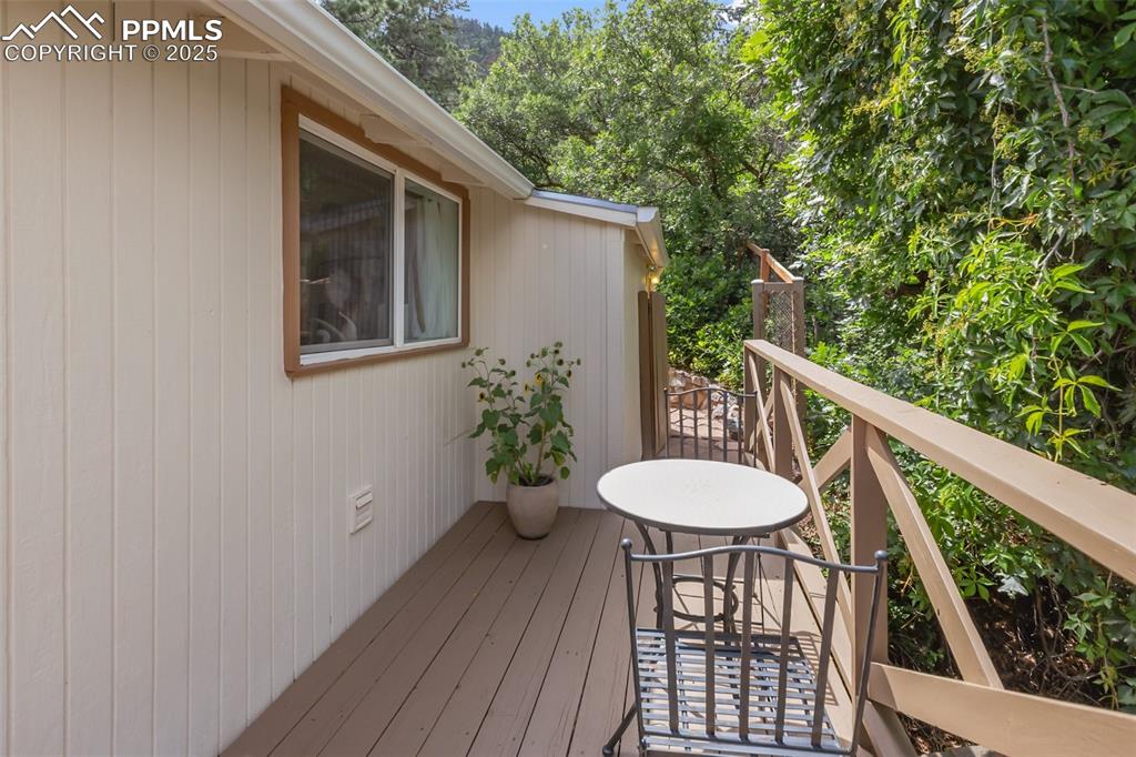 Image 35 of 36: Deck