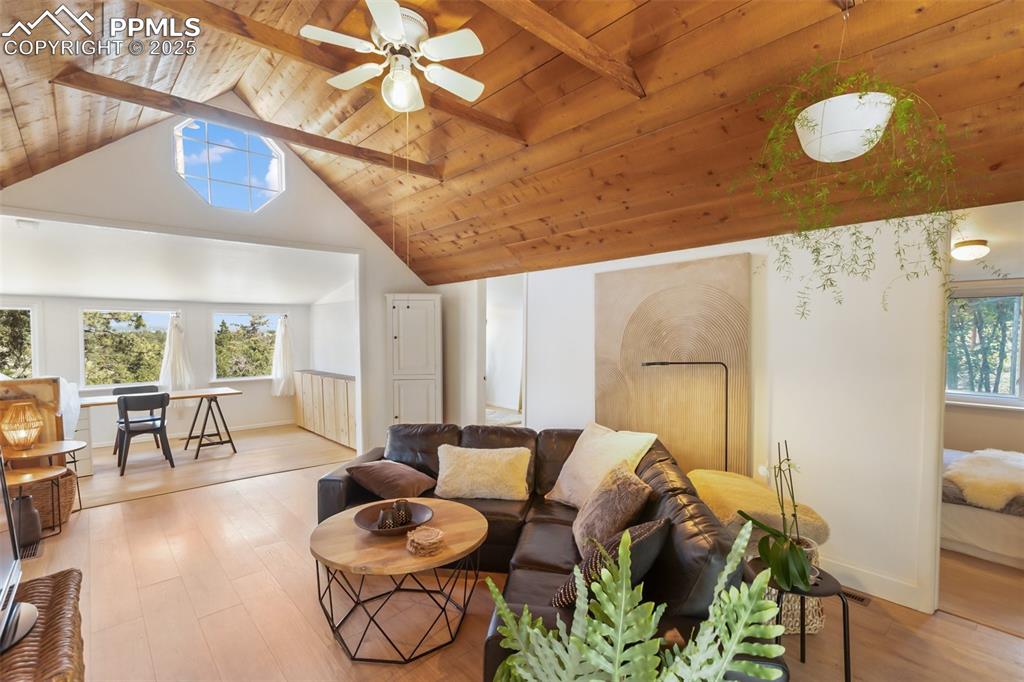 Image 5 of 36: Living Room