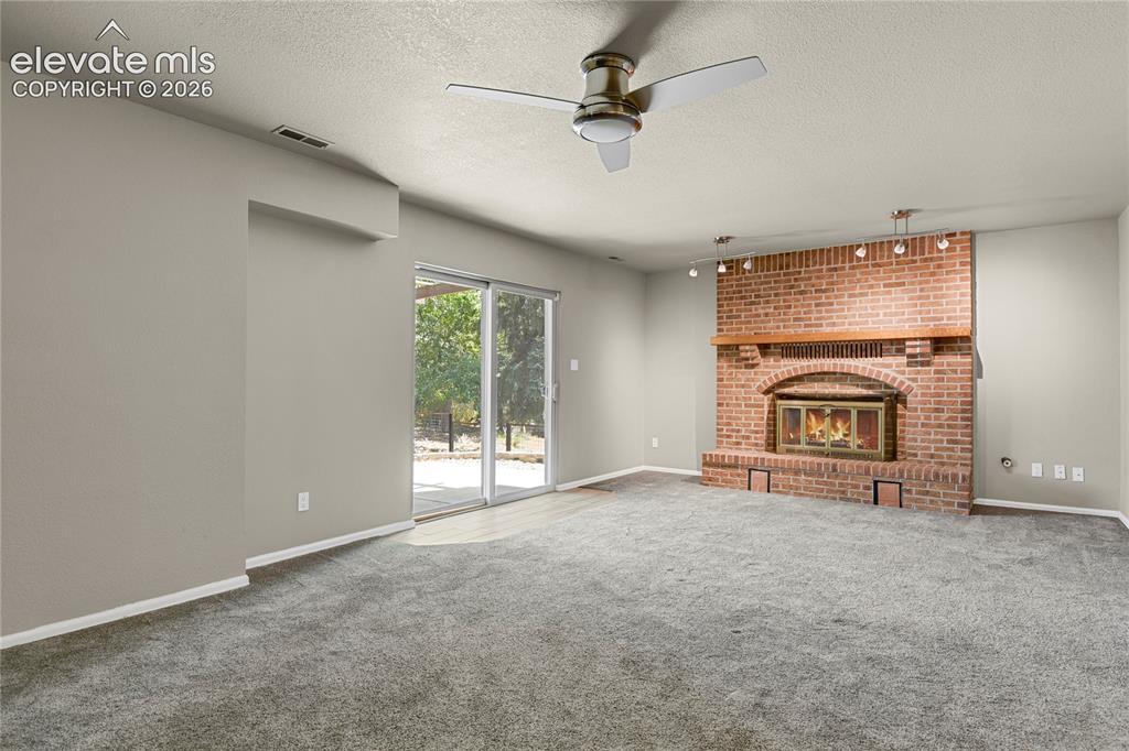 Image 20 of 50: Family Room