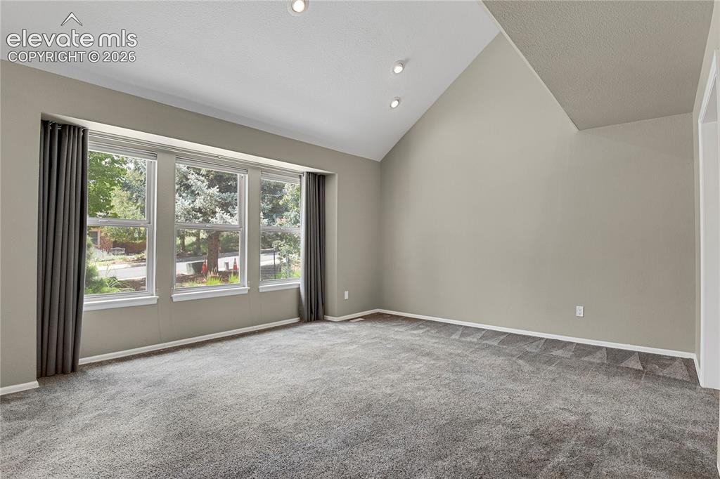 Image 8 of 50: Living Room