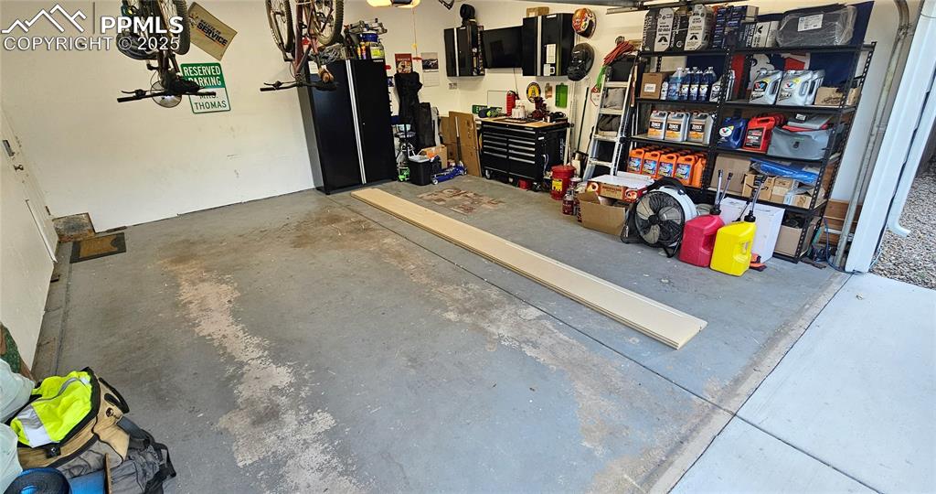 Image 30 of 40: View of garage