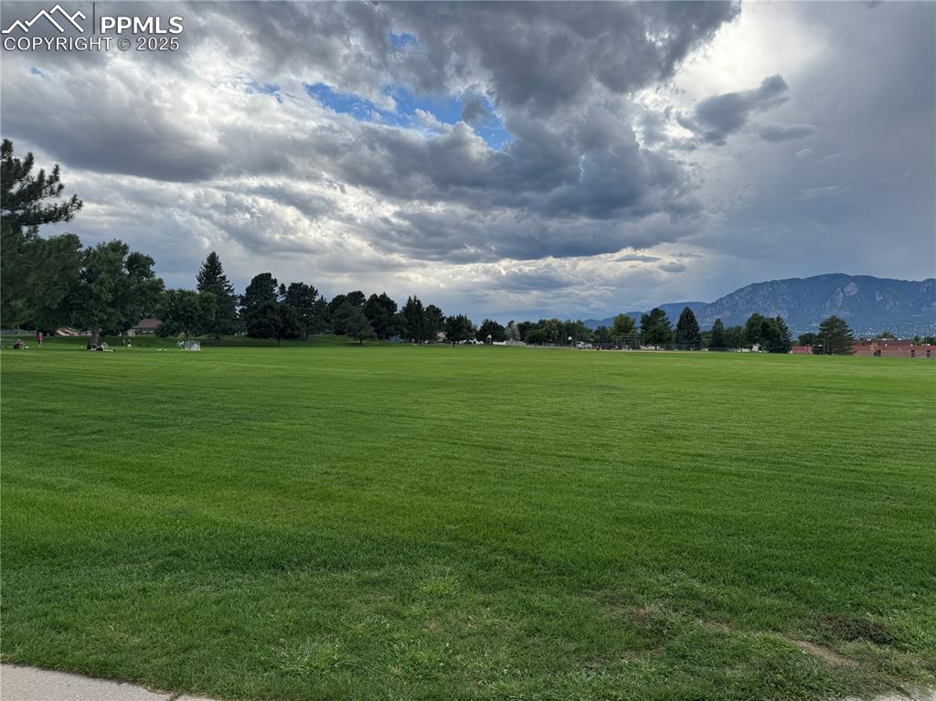 Image 36 of 40: Deerfield Park