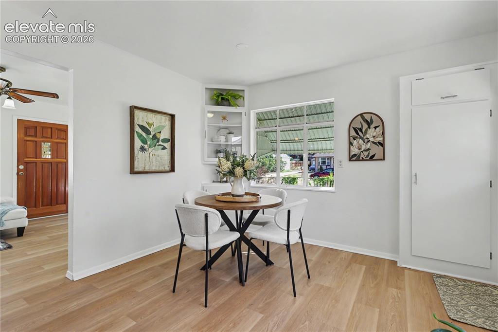 Image 12 of 26: Dining Area