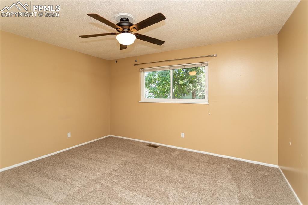 Image 25 of 50: Bedroom