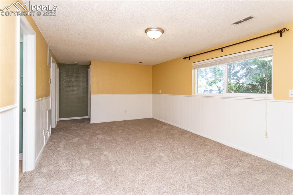 Image 28 of 50: Family Room