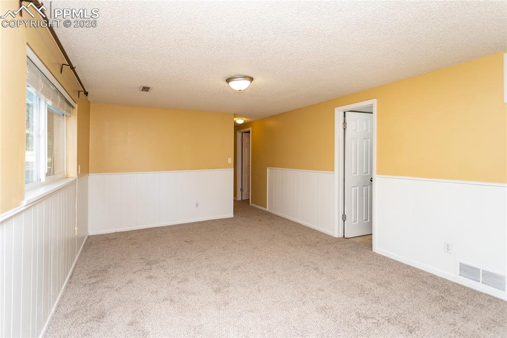 Image 29 of 50: Family Room