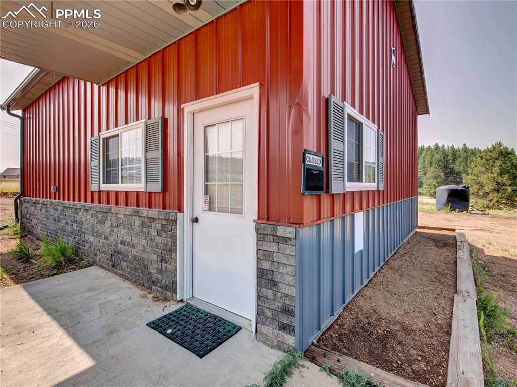 Image 11 of 50: Front of Structure