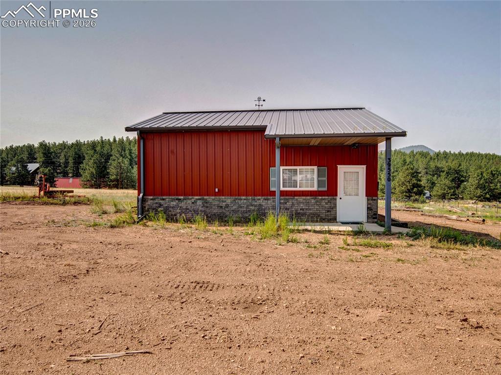 Image 14 of 50: Front of Structure
