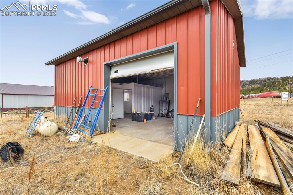 Image 8 of 50: Back of Structure