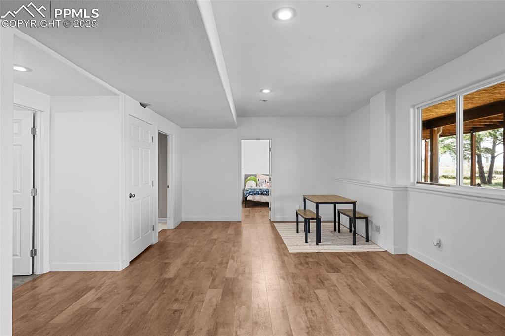 Image 25 of 46: Living Room