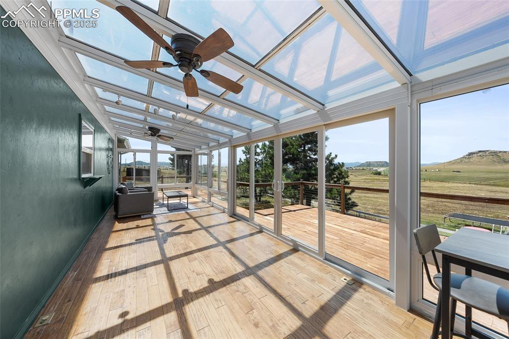 Image 32 of 46: Sun Room