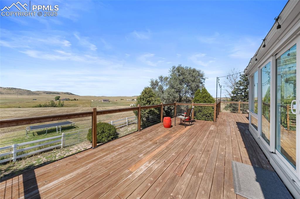 Image 36 of 46: Deck