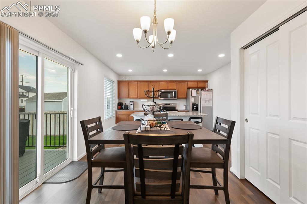 Image 11 of 38: Dining Area
