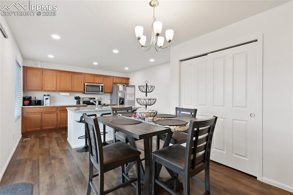 Image 12 of 38: Dining Area
