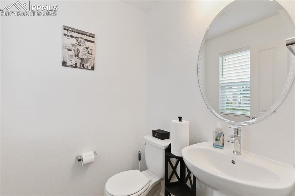 Image 19 of 38: Bathroom