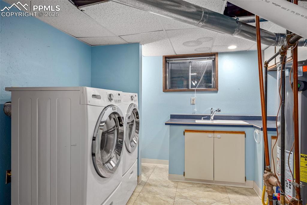 Image 21 of 27: Laundry