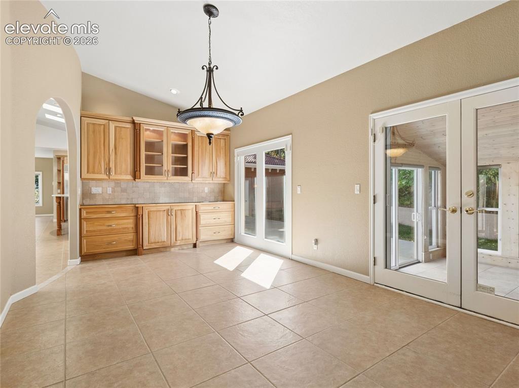 Image 17 of 46: Dining Room