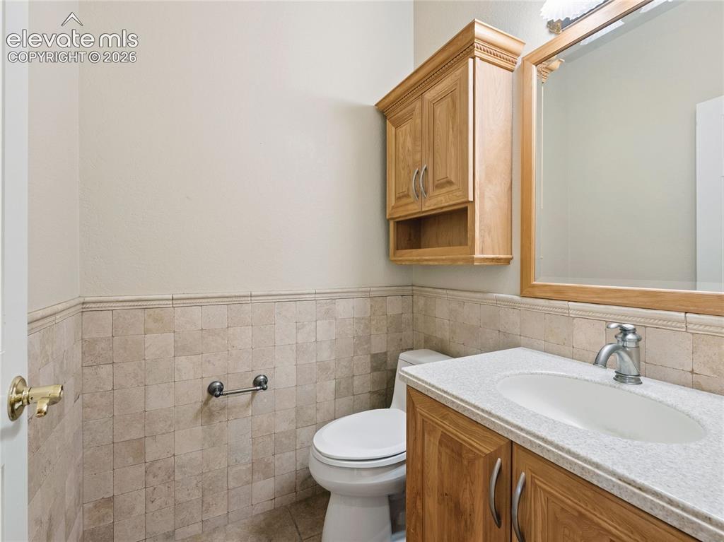 Image 22 of 46: Bathroom