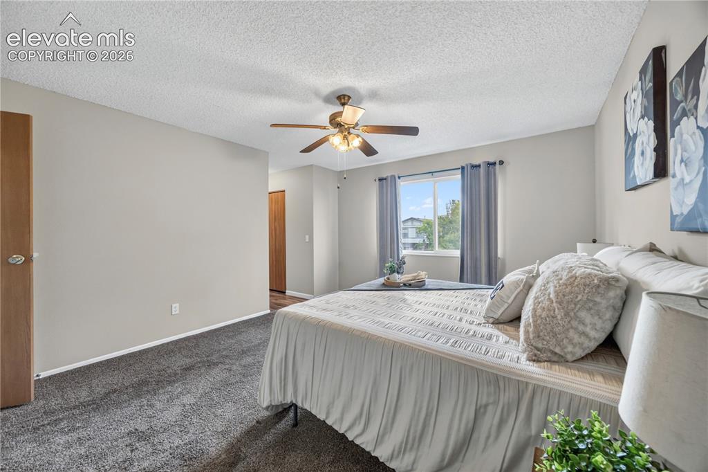 Image 14 of 41: Bedroom