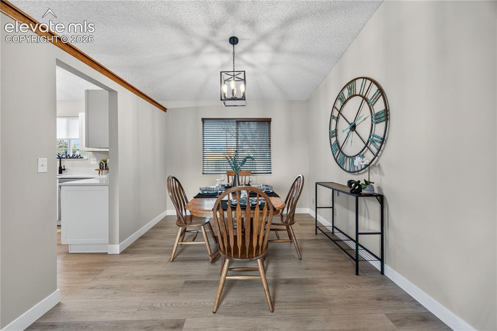 Image 7 of 41: Dining Area