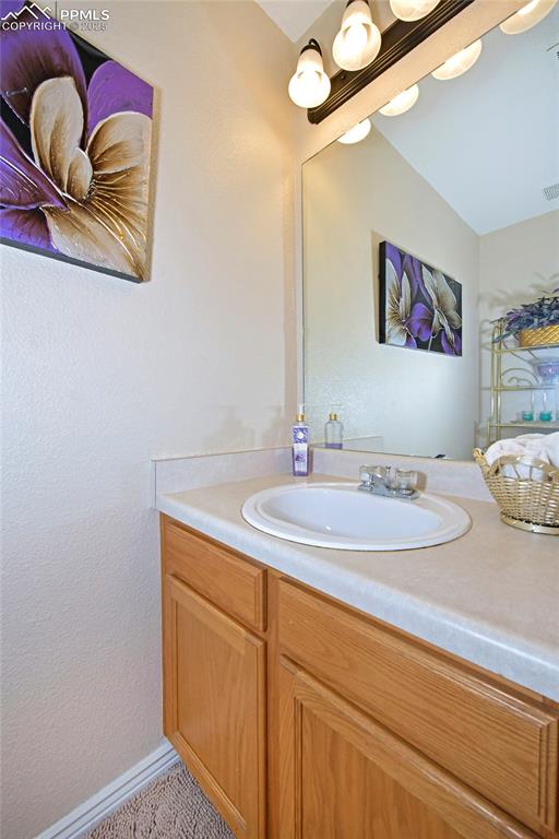 Image 14 of 26: Bathroom