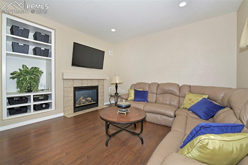 Image 8 of 26: Living Room