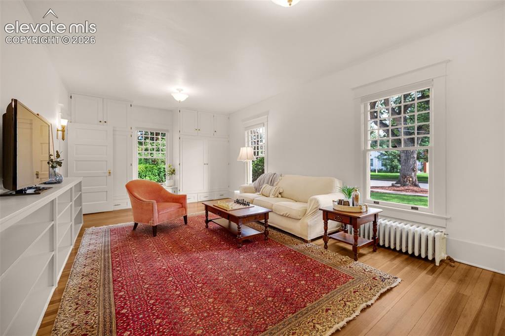 Image 15 of 50: Family Room