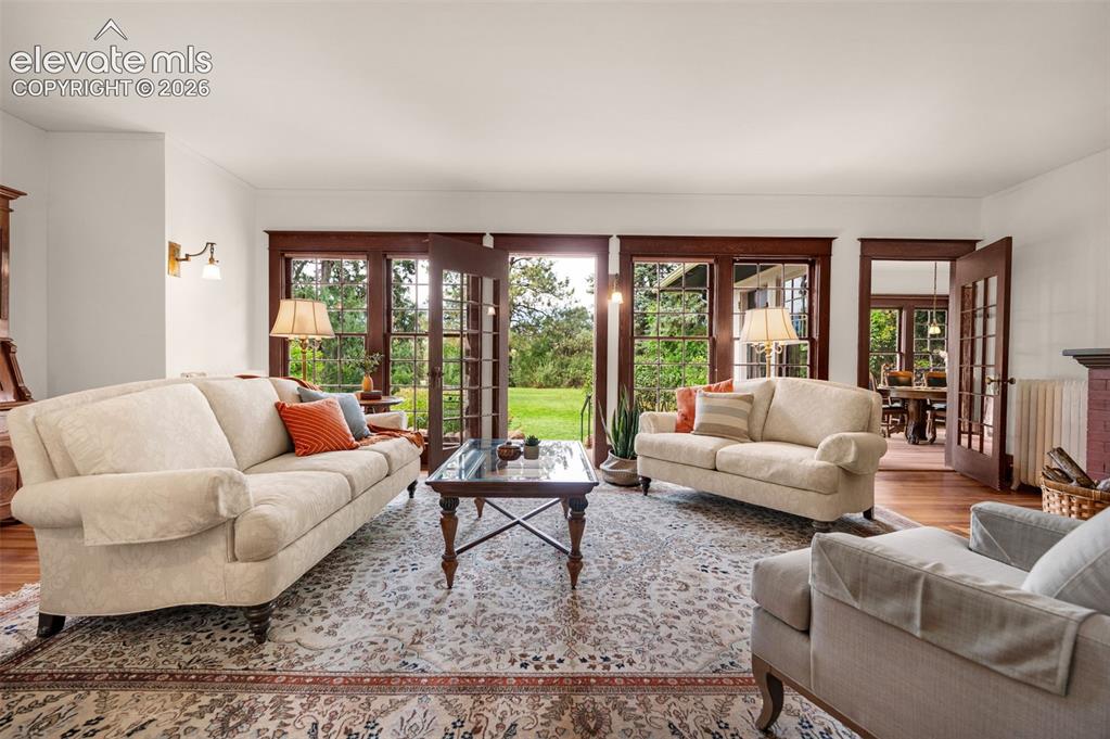 Image 9 of 50: Living Room