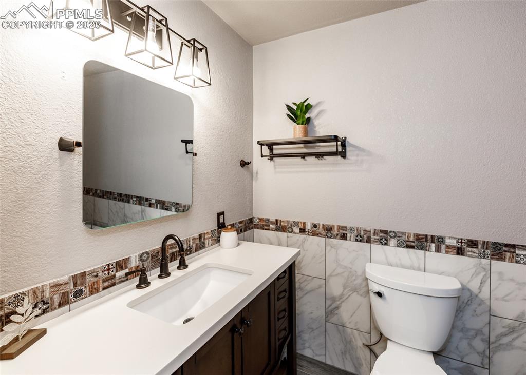 Image 28 of 50: Bathroom