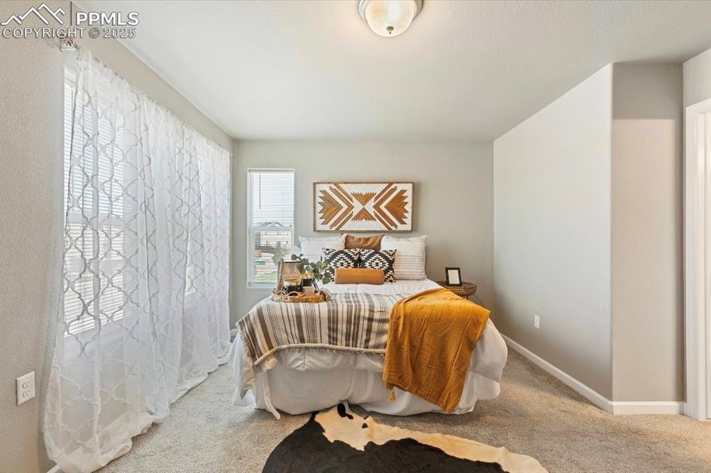 Image 13 of 21: Bedroom