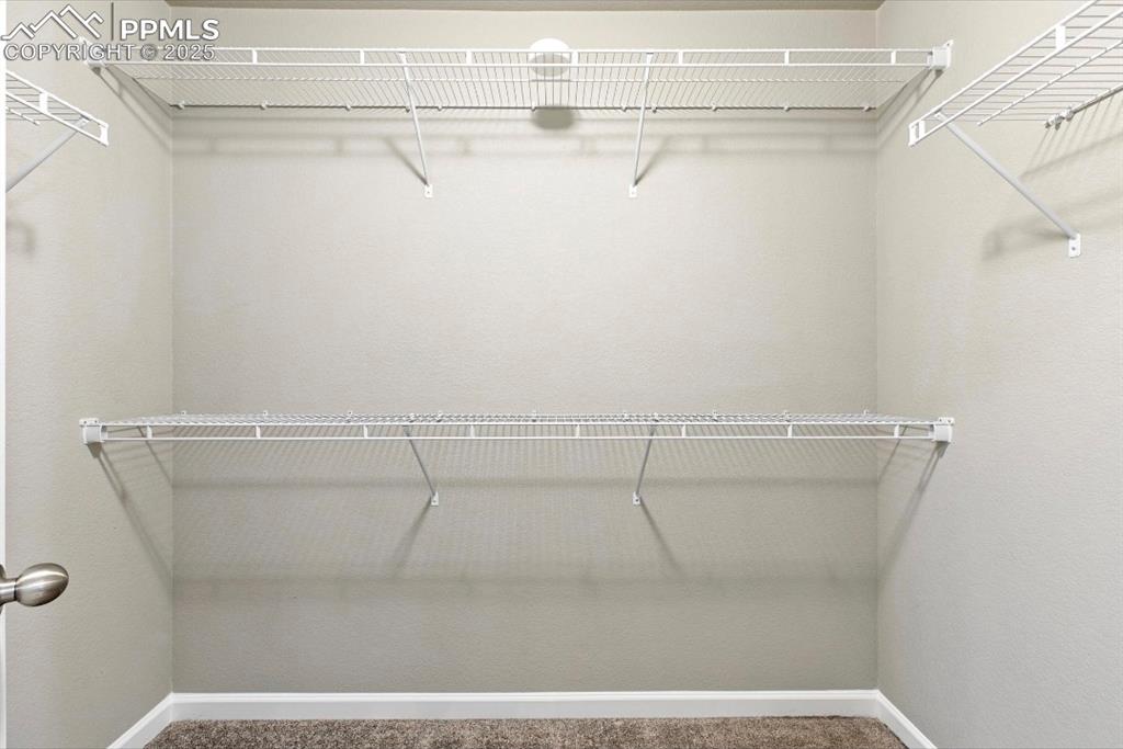 Image 17 of 21: Closet