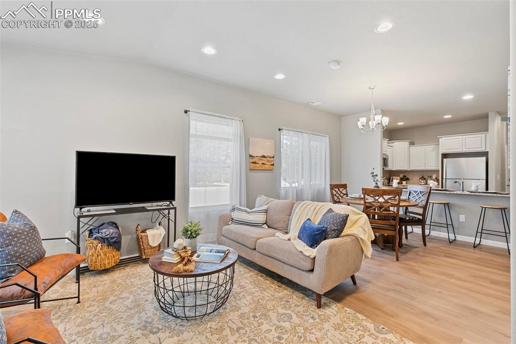 Image 2 of 21: Living Room