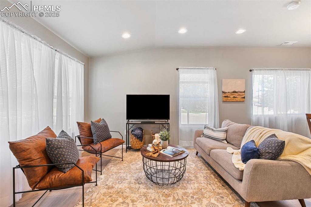 Image 3 of 21: Living Room