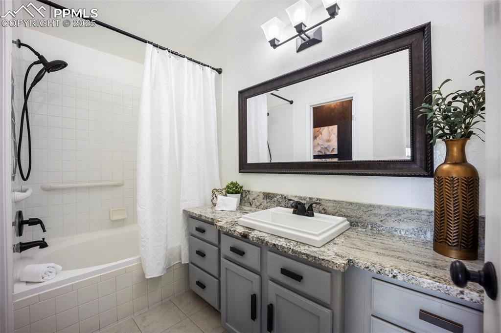 Image 19 of 50: Master Bathroom