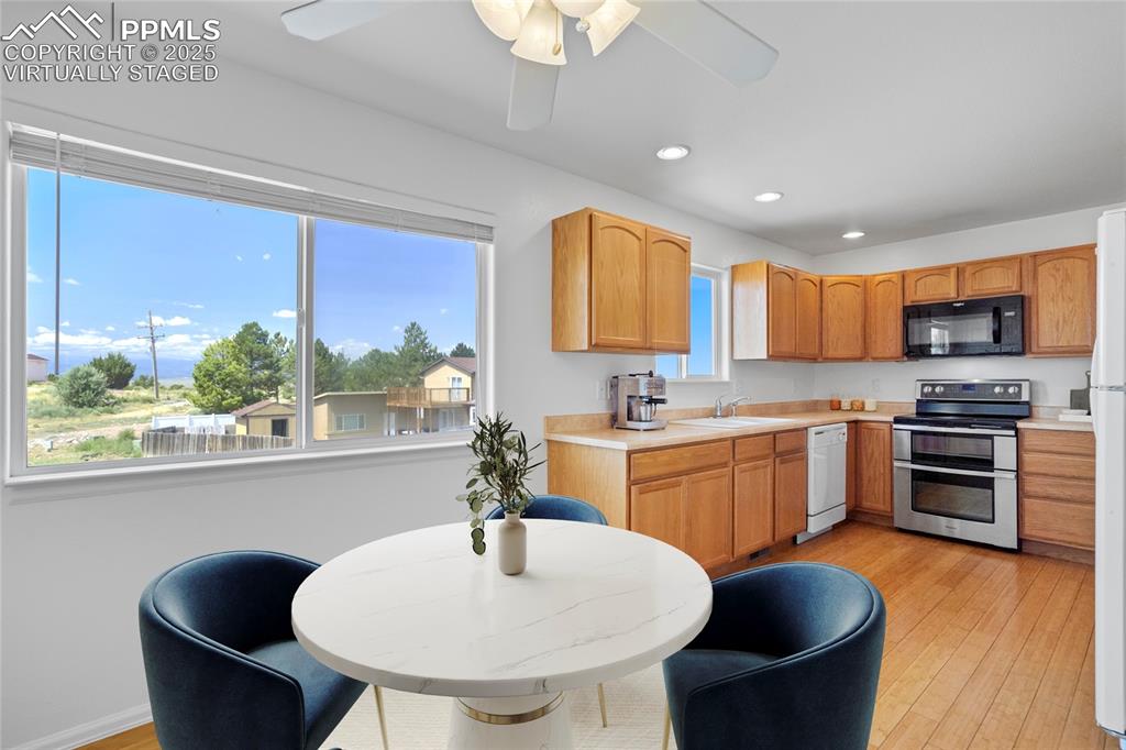 Image 11 of 50: Virtually Staged