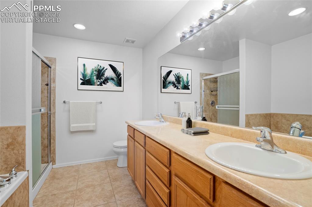 Image 21 of 50: Virtually Staged