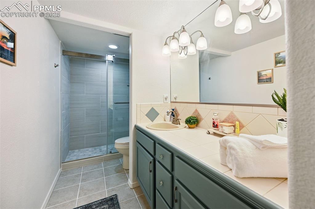 Image 36 of 45: Basement bathroom 