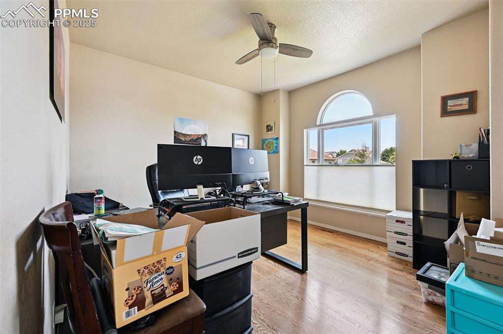Image 5 of 45: Office 