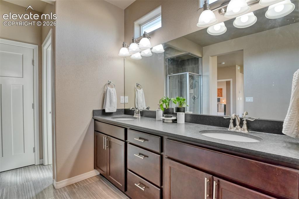 Image 19 of 45: Master Bathroom