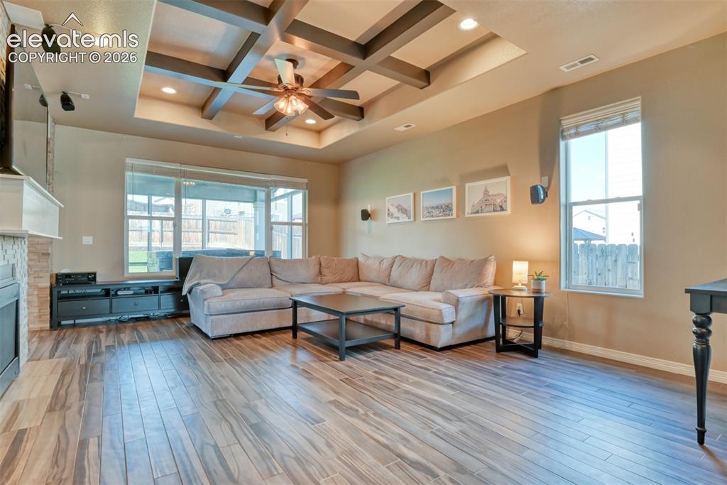 Image 6 of 45: Living Room