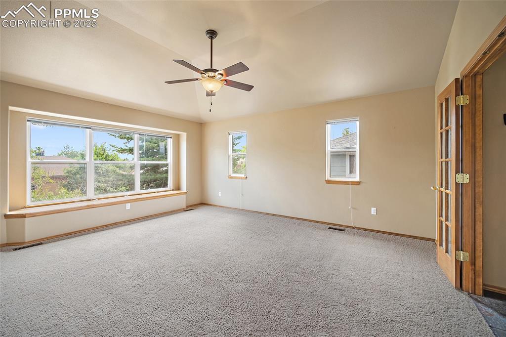 Image 21 of 35: Bedroom