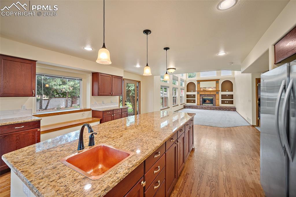 Image 8 of 35: Kitchen