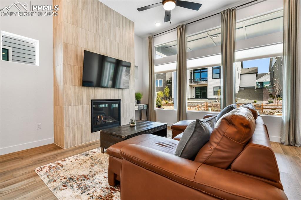 Image 11 of 50: Dining Area