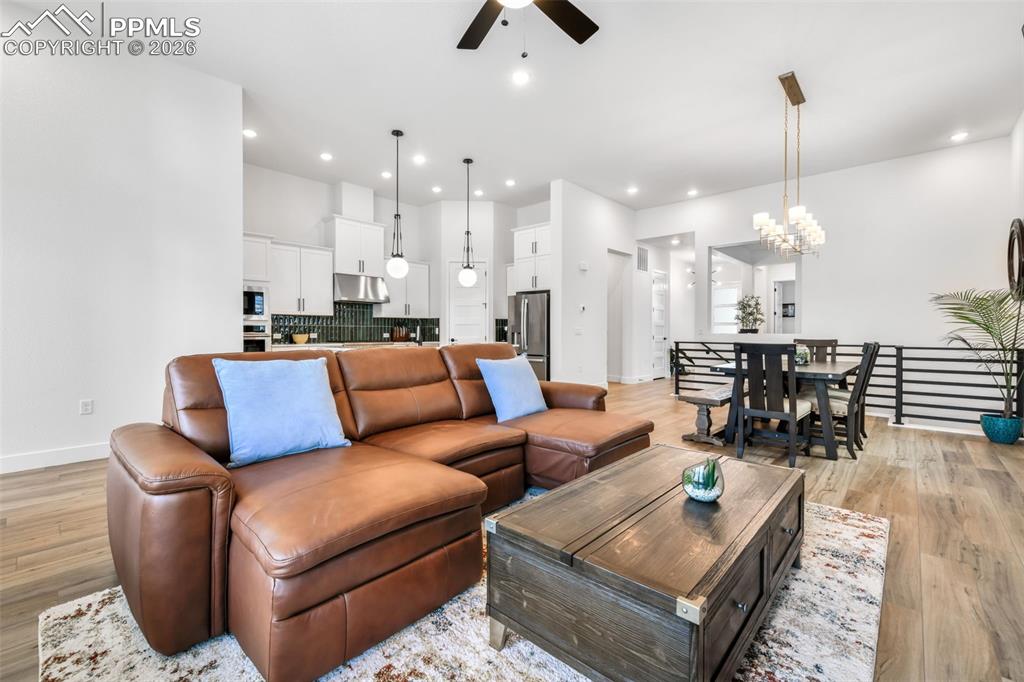 Image 14 of 50: Living Room