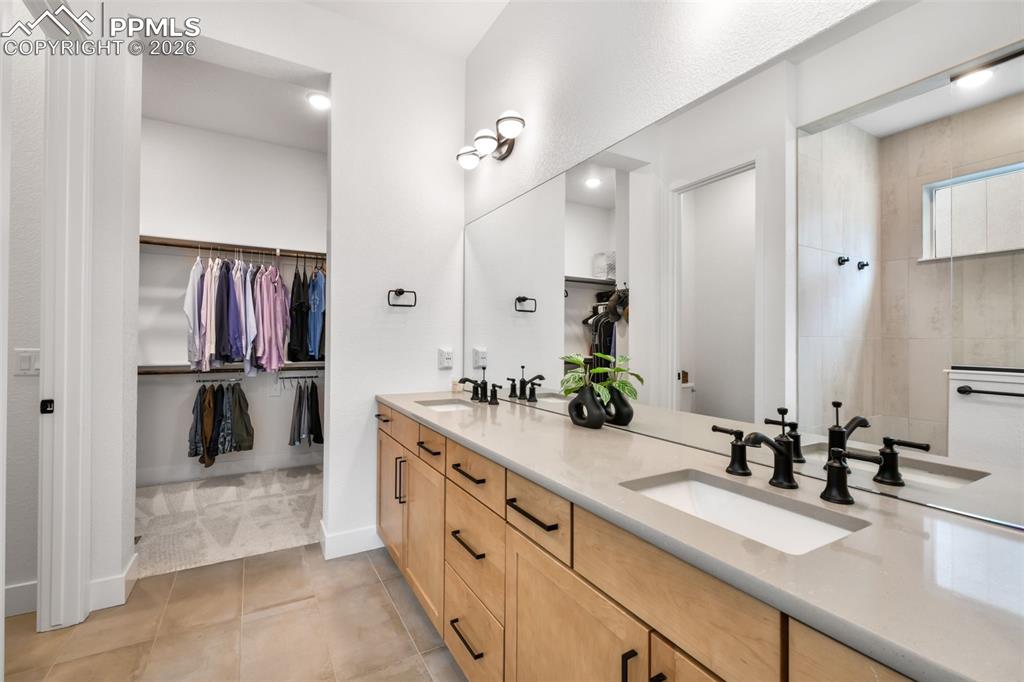 Image 22 of 50: Master Bedroom