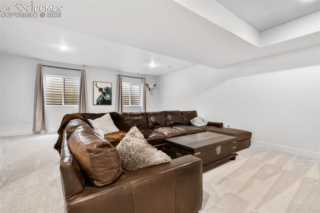 Image 28 of 50: Laundry