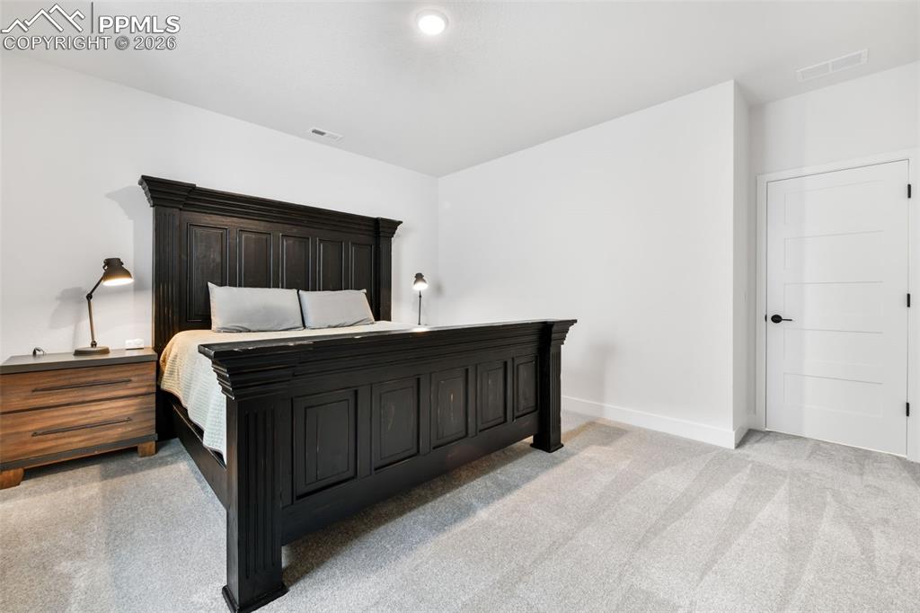 Image 34 of 50: Family Room