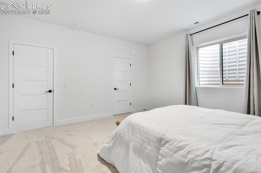 Image 37 of 50: Bedroom